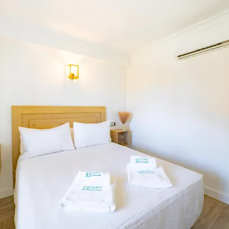 Cubo's Sol Y Arena Playamar Apartment *